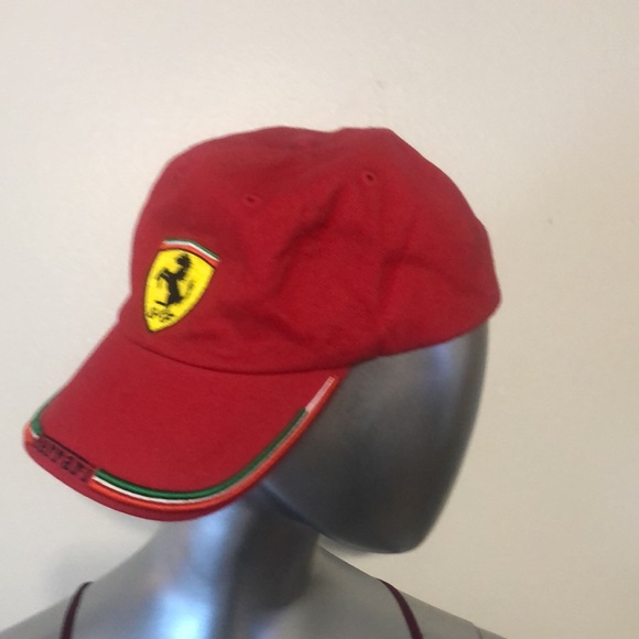 Ferrari 🧢 - Picture 3 of 5